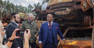 "Я верил в фейковые нарративы": топ-пастор Трампа побывал в Буче и Кривом Роге и изменил мнение об украинцах