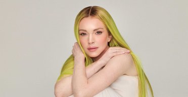 Линдси Лохан снялась в гламурной фотосессии и украсила обложку модного глянца (фото)