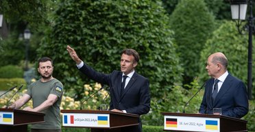 За кулисами визита. Макрон и Шольц поддерживают Зеленского или хотят "повесить гири" на Украину?