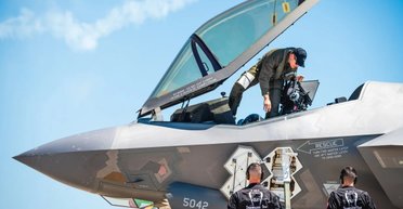 Потрібно більше літаків. Як США готуються до війни в повітрі з Китаєм і Росією