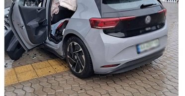 В Киеве на Майдане электрокар Volkswagen влетел в подземный переход (фото, видео)