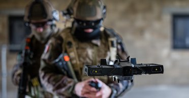 С оглядкой на Украину: Армия Британии учится воевать дронами в городских условиях (видео)