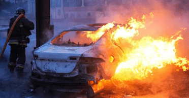 РФ обстреляла Запорожье КАБами и баллистикой: есть погибшие и пострадавшие (фото, видео)