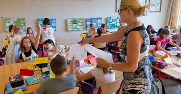 Доплата вчителям у 2025: скільки отримають ті, кому платять мінімалку