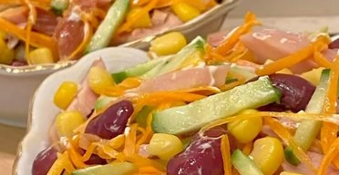 Салат за 5 хвилин: як швидко приготувати смачну та пікантну страву