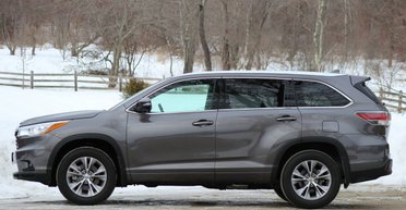 Toyota Highlander: зверя приходится кормить