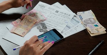 Час повертати гроші — чому українці роками платять за завищеними тарифами ЖКГ і як це припинити