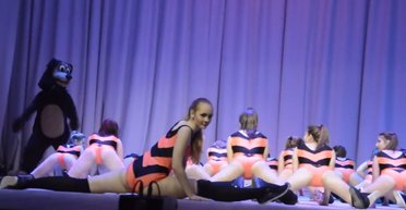 Скрепы против тверкинга. Как оренбургские "пчелки" взорвали интернет