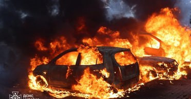 У Харкові ЗС РФ вдарили КАБом по трасі: є загиблі, у машинах залишаються люди, — Терехов