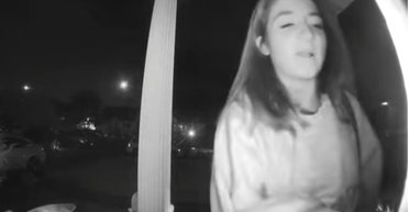 Камера зняла, як дівчина повернулася з побачення: що сталося далі здивувало всіх (фото)