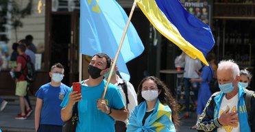 "Відрив від русского мира": як кримські татари ставляться до рішення про перехід їхньої мови на латиницю