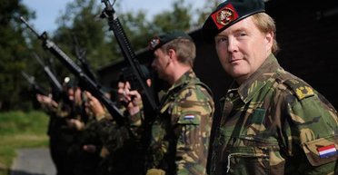 Мешает шум истребителей: гражданские препятствуют армии Нидерландов готовиться к войне с РФ