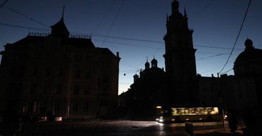 Відключення світла в Україні: у Львові готуються до блекаутів, енергетики вже склали графіки