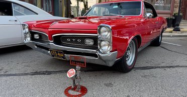 Культовый американский спорткар за $100 000 простоял 57 лет в гараже (фото)