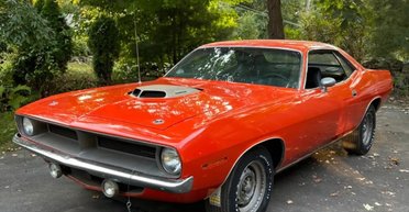 Эксклюзив за $350 000: культовый американский спорткар простоял 47 лет в гараже (фото)