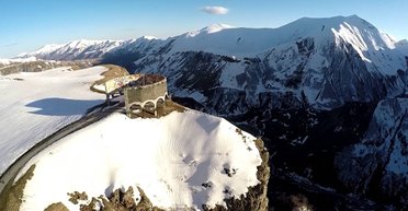 Лыжи, воды и вино. Чем можно заняться в Грузии зимой