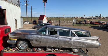 Эксклюзив из 50-х: на свалке нашли уникальный 65-летний универсал Cadillac (фото)