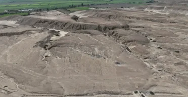 Тягнеться на два кілометри: у Перу виявили священну дорогу та храмовий комплекс Чіму (фото)