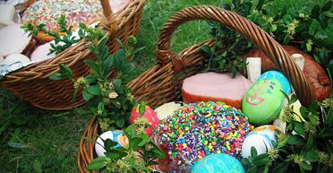 Праздничные цены. Сколько будут стоить украинцам пасхальный стол и шашлыки на маевке