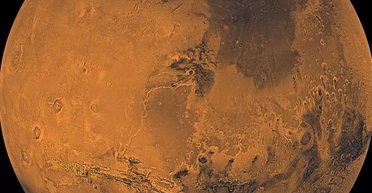 Крижані лавини та газові гейзери: космічний апарат NASA показав весну на Марсі (фото)