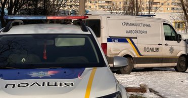 Ранен военнослужащий: взрыв внедорожника в Киеве квалифицировали как теракт (фото)