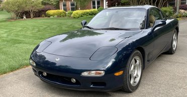 Старый 30-летний спорткар Mazda продали по цене нового Porsche Macan (фото)