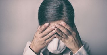 Сезон самоубийств. От чего люди сходят с ума во время пандемии коронавируса