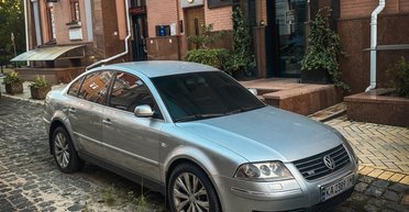 Неприметный эксклюзив: в Киеве заметили уникальный спортивный Volkswagen Passat B5 (фото)