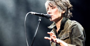 Флаг раздора. Можно ли понять участников скандала с Земфирой