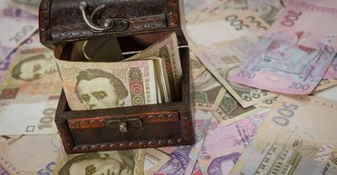 Повезло, так повезло. Как Украина выходит из ситуации с погашением госдолга