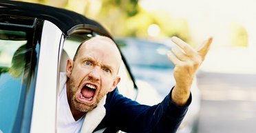 Агресія за кермом: у чому причина і як її уникнути