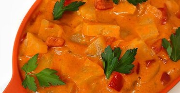 Ідеально в піст: рецепт риби з овочами та ананасами