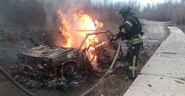 ЗС РФ вдарили по авто працівників Слов'янської ТЕС: Міненерго розповіло про деталі атаки (фото)