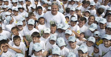 Коли футбол переміг війну: як дитячі матчі вже понад 20 років будують мир у найгарячіших точках світу