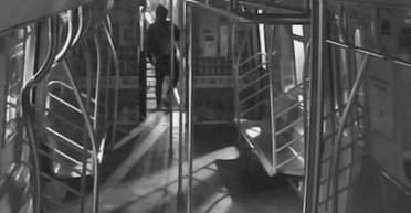 Покатались и поставили на место: подростки ради развлечения угнали поезд метро (видео)