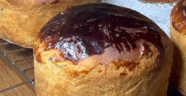 Святкова випічка: рецепт вологої грузинської паски