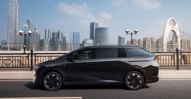 Спорткар для семьи: в Европе появится оригинальный электрический минивэн на 500 сил (фото)