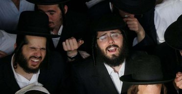 Автобус з хасидами потрапив в аварію під Одесою: транспорт паломників зазнав ушкоджень (відео)