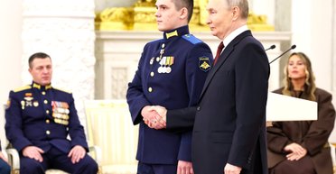 Китайські джерела написали, що Путін відправив свого сина воювати: ЗМІ перевірили (фото)