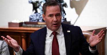 Скандал с Signal: Майк Уолтц и его сотрудники отправляли секретные данные в Gmail, – WP