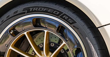 Общаются с автомобилем: Pirelli начали выпуск "умных" шин (фото)