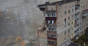 В Хмельницком прогремел мощный взрыв в жилом доме: разрушено несколько этажей (фото, видео)