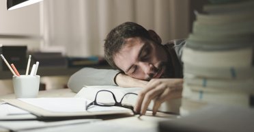 Недостаток сна делает людей более эгоистичными, - ученые