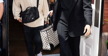 Анджелина Джоли взяла с собой на шоппинг 19-летнего сына Пакса (фото)