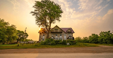 Застыл во времени: жуткие фотографии заброшенного отеля, где годами не изменилось ничего (фото)
