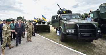 По всем фронтам. Что изменится в оборонной стратегии Украины