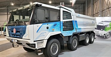 Дебютувала перша електрична вантажівка Tatra: у неї вісім коліс і 750 сил (фото)