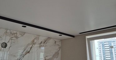 От чего зависит стоимость натяжного потолка?