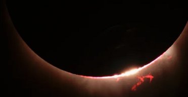 Повне сонячне затемнення у квітні 2024 року: на Сонці буде видно потужні вибухи (фото)