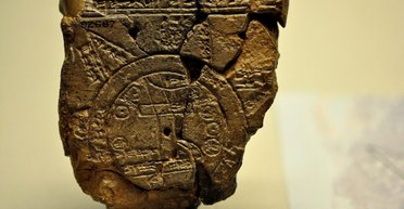 Вся история мира на глиняной табличке: археологи наконец расшифровали древний артефакт